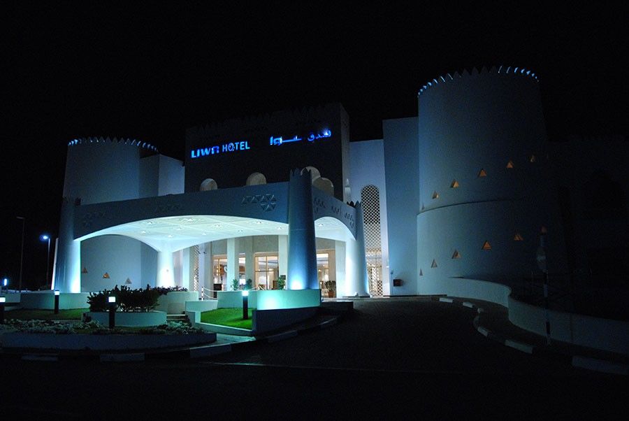 Liwa Hotel Mezairaa Exteriér fotografie